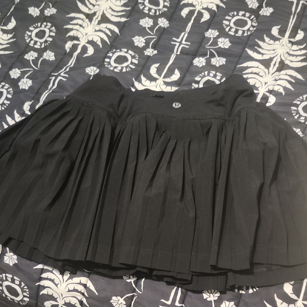 lululemon athletica shorts Pleated Skirt